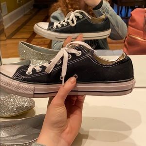 BLACK AND WHITE CONVERSE!